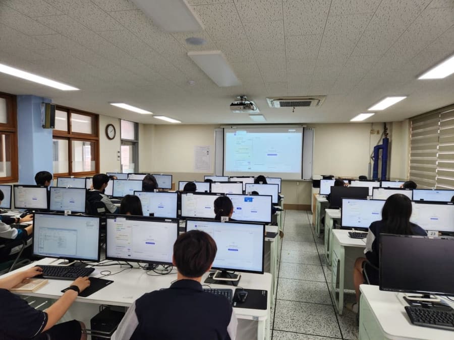 고등학교 생성형 AI 수업, 단어 하나 바꾸면 그림이 달라진다 (성남 분당경영고)