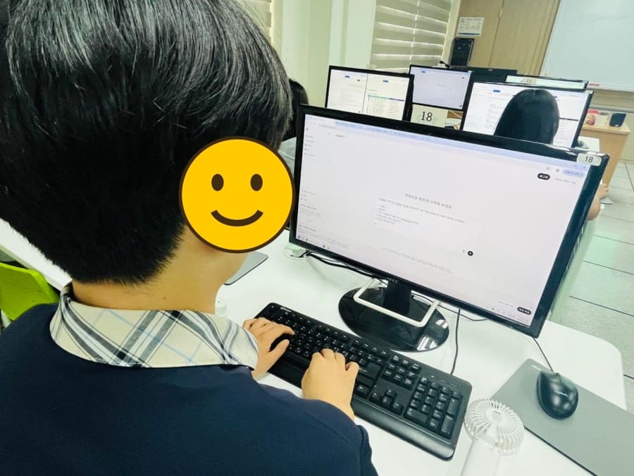 고등학생 직업체험 숏폼 합평, 패들렛에 올려 서로 짚어 주기 (성남 분당경영고)