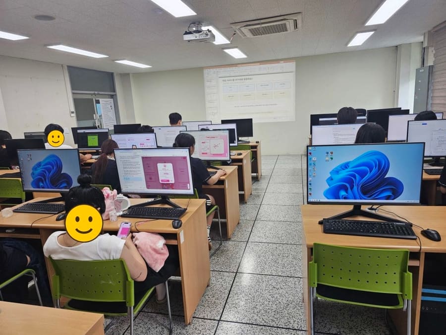 고등학교 AI 특강, LLM으로 만드는 예약 시스템과 게임 웹앱 (성남 분당경영고)