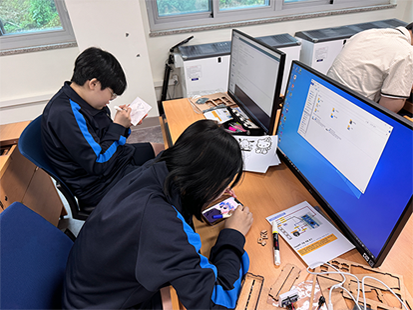Making a Singing LED Mood Light with ChatGPT class photo 4