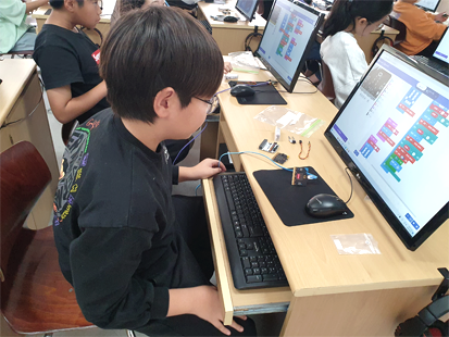 Arcade Games with Micro:bit class photo 2