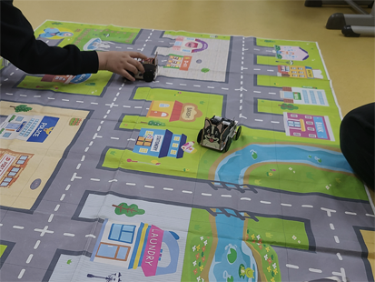 IR Sensor Dog Car Making class photo 6